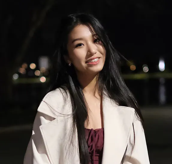 Sally Zhu
